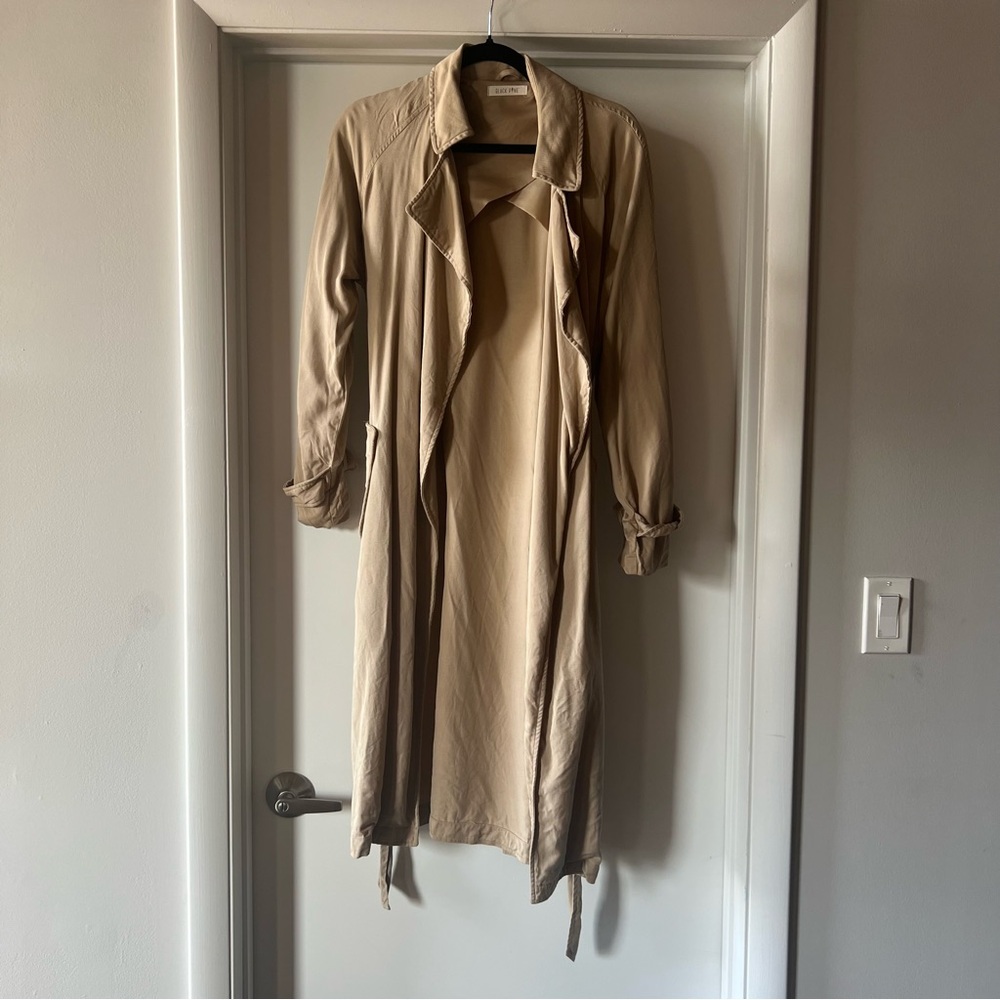 Black Pine Women’s Trench Coat M/L